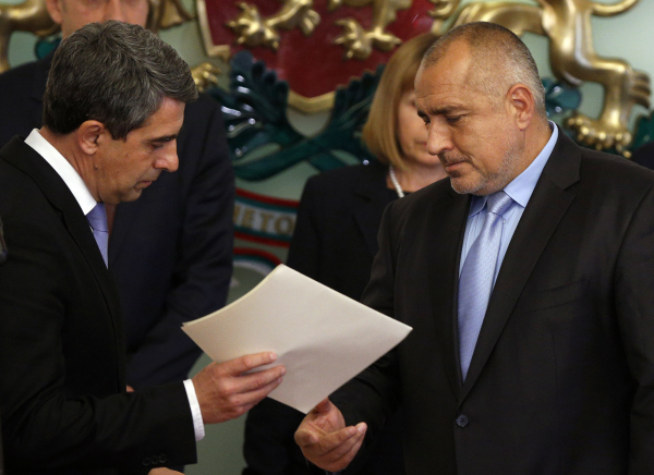 Болгарский премьер обвинил президента в ухудшении отношений с РФ