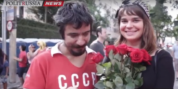 Бразильцы с размахом повеселились на ежегодном "советском параде"