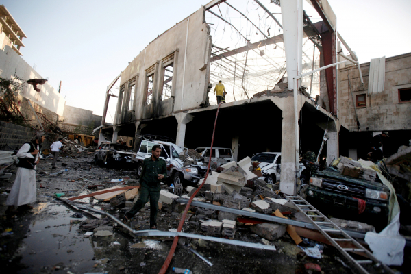 Число жертв авиаудара коалиции в Йемене возросло до 60 человек