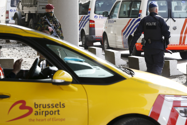 "Эхо европейской политики" - в аэропорту Брюсселя выявили 50 сторонников ДАИШ