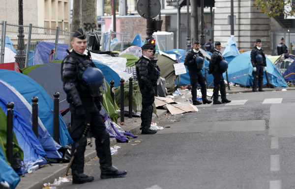 "Эхо терактов" - за год в Париже не досчитались двух миллионов туристов