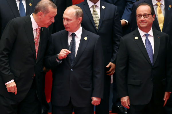 Эрдоган поговорил с Путиным о снятии с Турции продэмбарго