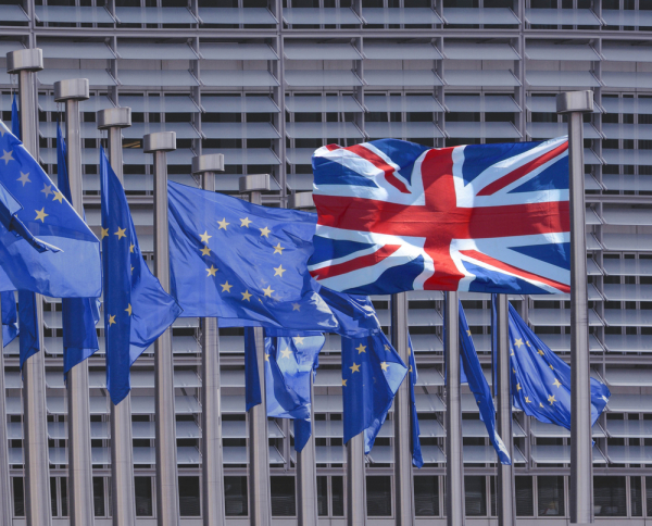 ЕС надеется ужесточением переговоров заставить Лондон отказаться от Brexit – СМИ