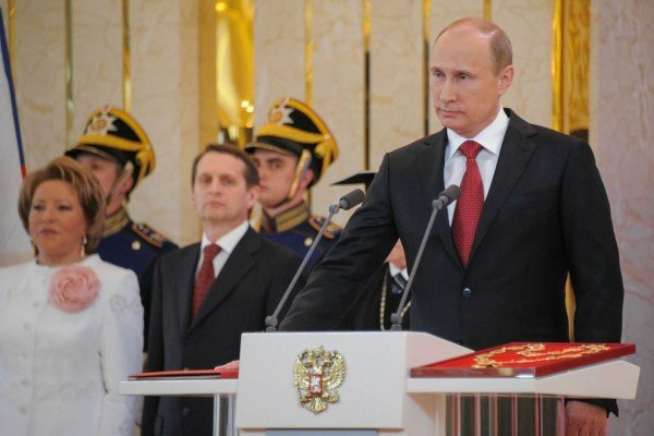 ФОМ: рейтинг Путина достиг рекордных 76% поддержки