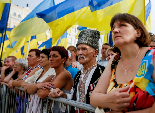 Геращенко признал, что украинцы "ходят, как ослик, которому подвесили морковку"