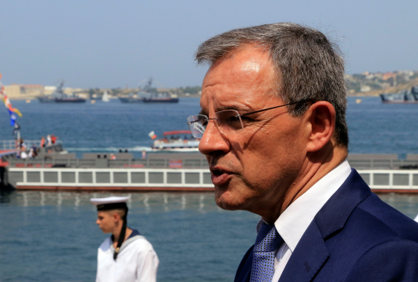 Посетивший Крым французский депутат назвал "дерьмовым" вопрос украинского журналиста о России