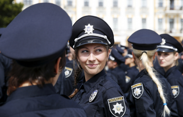 Имидж превыше всего - гламурная полиция Киева зарабатывает больше военных в "АТО"
