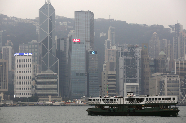 "Китайская смекалка" - брусчатку в Гонконге во избежание беспорядков зальют клеем