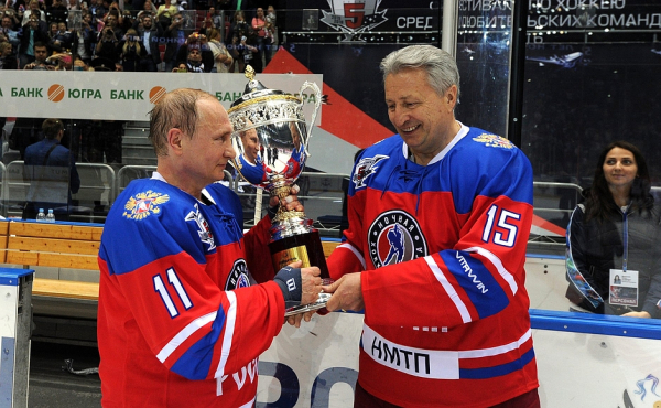 Команда Путина победила в гала-матче "Ночной хоккейной лиги"
