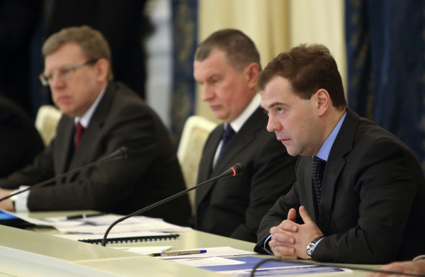 Медведев не согласился с предложением Кудрина отсрочить реализацию майских указов