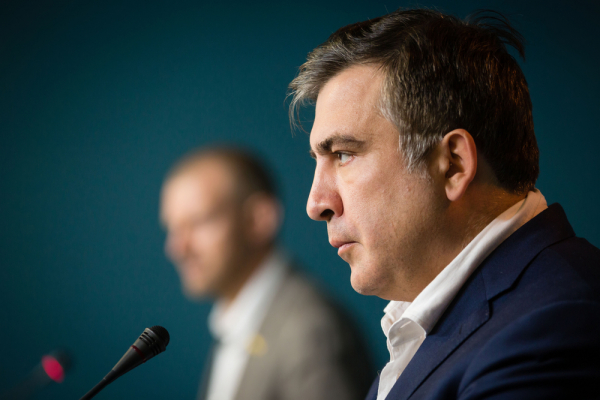 Мэр Одессы назвал Саакашвили "политическим отбросом"