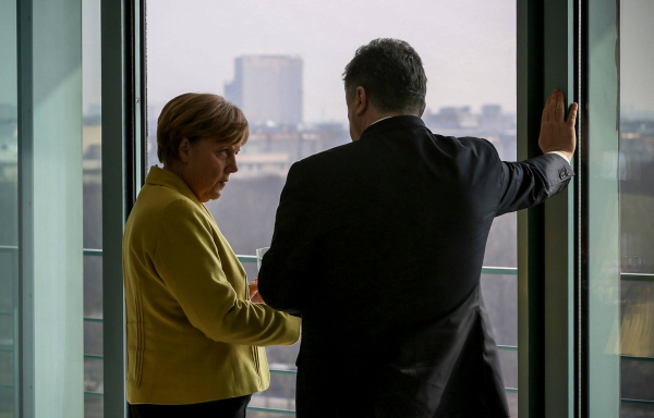 Меркель: Запад готов к санкциям в случае наступления ДНР на Мариуполь