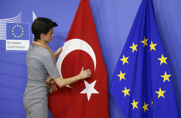МИД Австрии обещает блокировать попытки вступлении Турции в ЕС