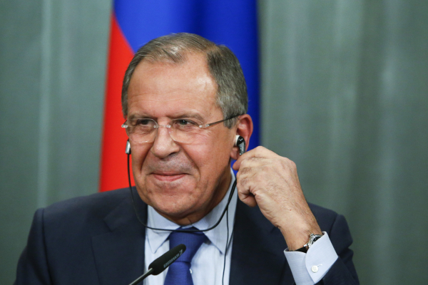 Сергей Лавров шлет интернет-пользователям воздушный поцелуй Сергей Лавров шлет интернет-пользователям воздушный поцелуй