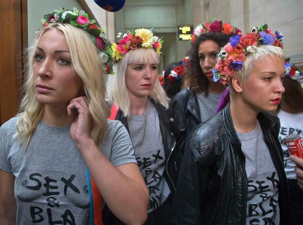 Мусульмане хотят засудить избитых активисток FEMEN за эксгибиционизм