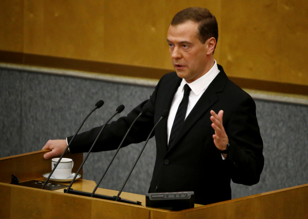 "Наказ министру" - Медведев предложил сократить количество проверок в школах