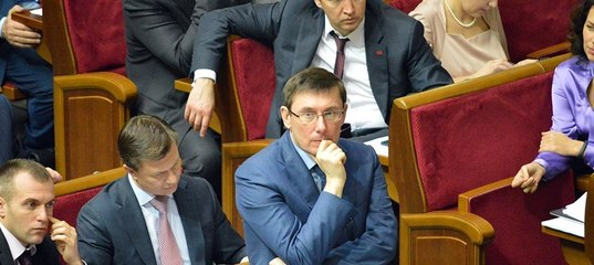 Неделя в Верховной Раде начнётся со штурма трибуны – Луценко Неделя в Верховной Раде начнётся со штурма трибуны – Луценко