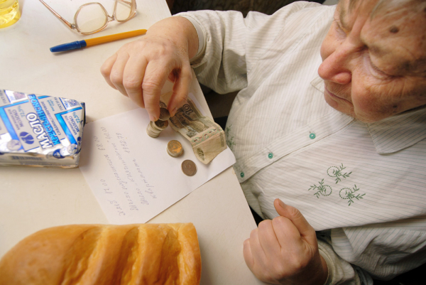 Социальная политика России плодит нищих пенсионеров