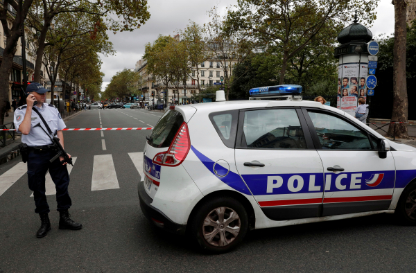 Около 500 полицейских устроили акцию протеста в Париже