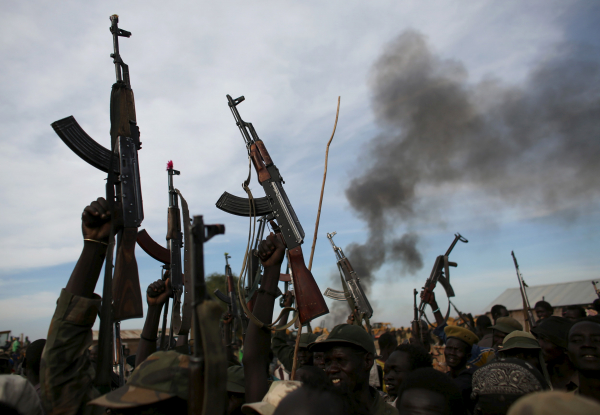 ООН: параллельно с "АТО" Киев поставлял оружие военным преступникам из Южного Судана