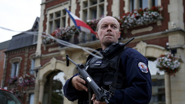 "Опричники Олланда" - во Франции объявили о создании Национальной гвардии