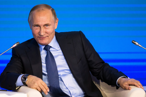 Опрос: рейтинги Путина и правительства выросли