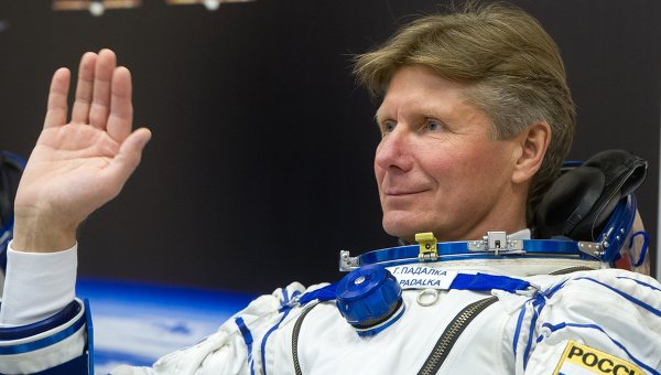 Опубликованы кадры выхода в открытый космос российских космонавтов Падалки и Корниенко Опубликованы кадры выхода в открытый космос российских космонавтов Падалки и Корниенко