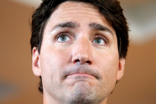 Полуголый премьер-министр Канады испортил свадебную фотографию