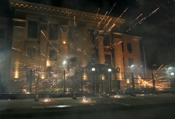 Российское посольство в Киеве подверглось ночной атаке радикалов