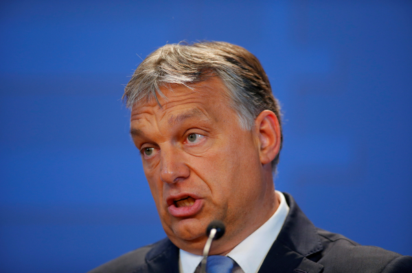 Премьер-министр Венгрии назвал беженцев ненужным его стране ядом