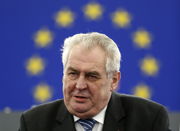 Президент Чехии высказался за отмену шенгенских виз для россиян