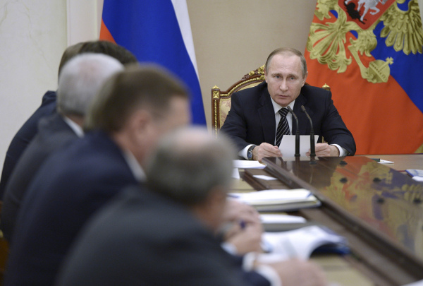 Путин провел ряд кадровых перестановок в СК, МВД и МЧС