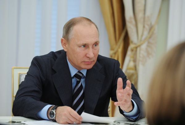 Путин советует при снижении цен на зерно «не выбрасывать» на рынок новые объемы