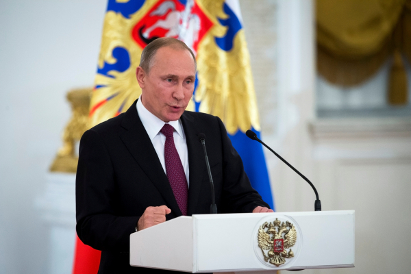 Путин: ЦИК достойно справился с выборами в Госдуму