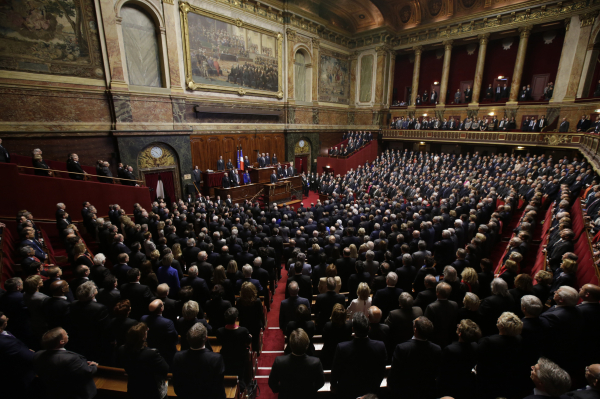 Сенат Франции будет добиваться от Евросоюза полного снятия санкций с РФ