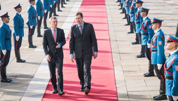 Сербия заявляет о военном нейтралитете, но дала свободу передвижения силам НАТО