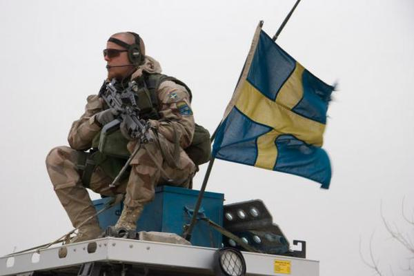 Шведская националистка призвала расстреливать мигрантов из пулемета