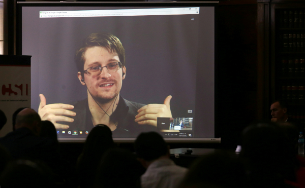 Сноуден заявил, что в США смягчают приговоры высокопоставленным преступникам