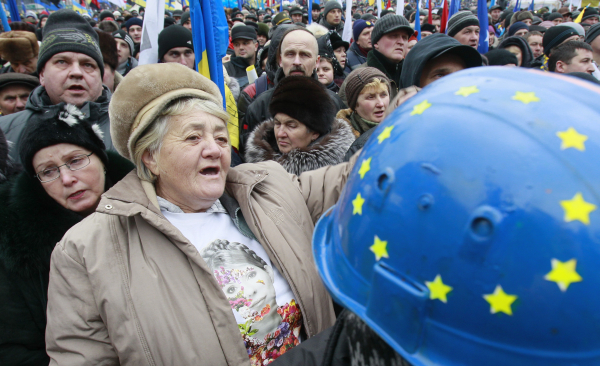 Украинский депутат: Мы должны требовать безвизового режима с ЕС