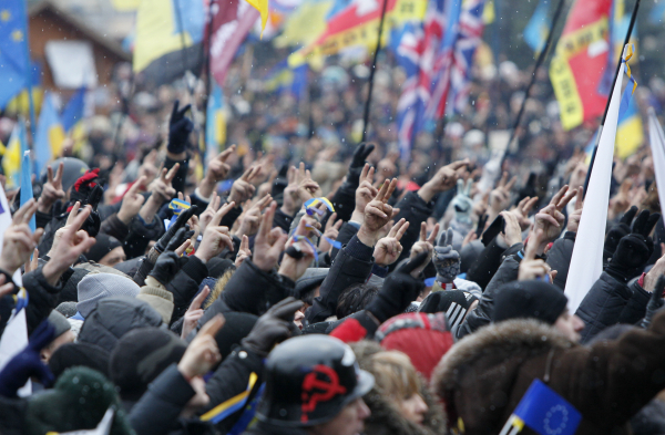 Украинцы обматерили идеолога Майдана, предложившего "поделиться опытом" с Америкой