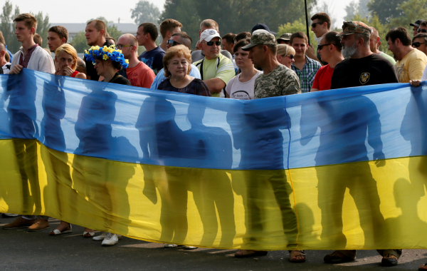 "В ежовые рукавицы" - на Украине предложили ограничить права россиян