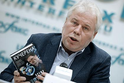 Оливер Стоун снимает фильм о Сноудене по книге его российского адвоката Оливер Стоун снимает фильм о Сноудене по книге его российского адвоката
