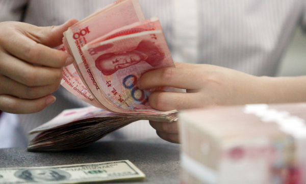 В Китае ввели ограничения на продажу долларов США