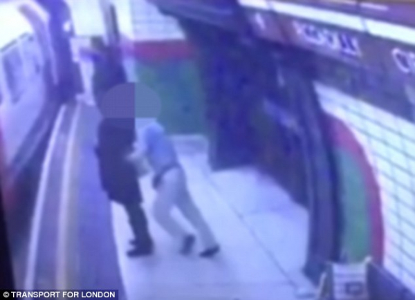 В Лондоне японский пенсионер толкнул под поезд женщину в хиджабе