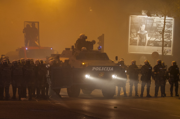 Власти Черногории не верят, что Россия не причастна к антинатовским протестам