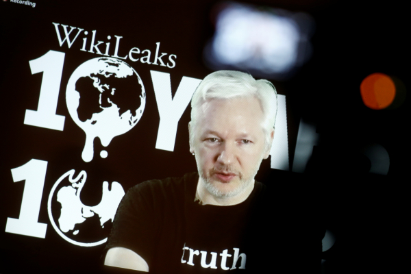 WikiLeaks: подключение  Ассанжа к сети интернет "прервано неким государством"