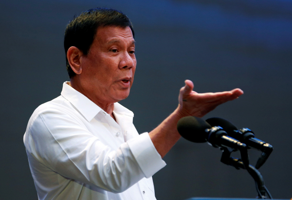 "Я не могу на это пойти": президент Филиппин передумал рвать связи с США