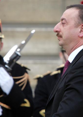 Алиев против Гюлена: в Азербайджане боятся повторения турецких событий?