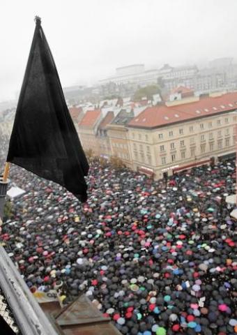Брюссель пытается использовать запрет абортов в Польше