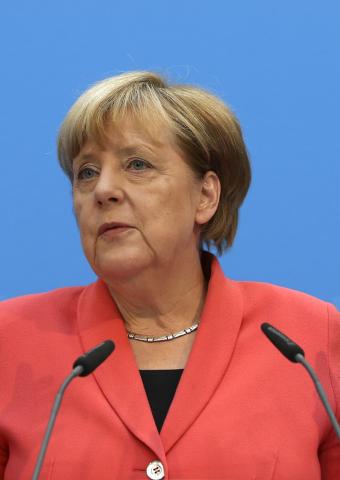 Критики миграционный политики Меркель попали под прессинг